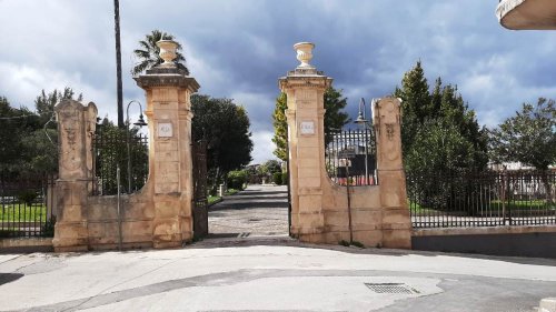 villa-comunale-canicattini-ingresso